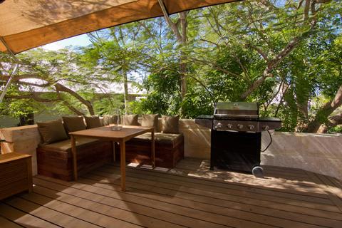 Luxury Safari Queen Tent with Air-Conditioning