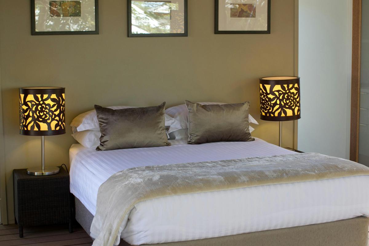 Luxury Safari Queen Tent with Air-Conditioning