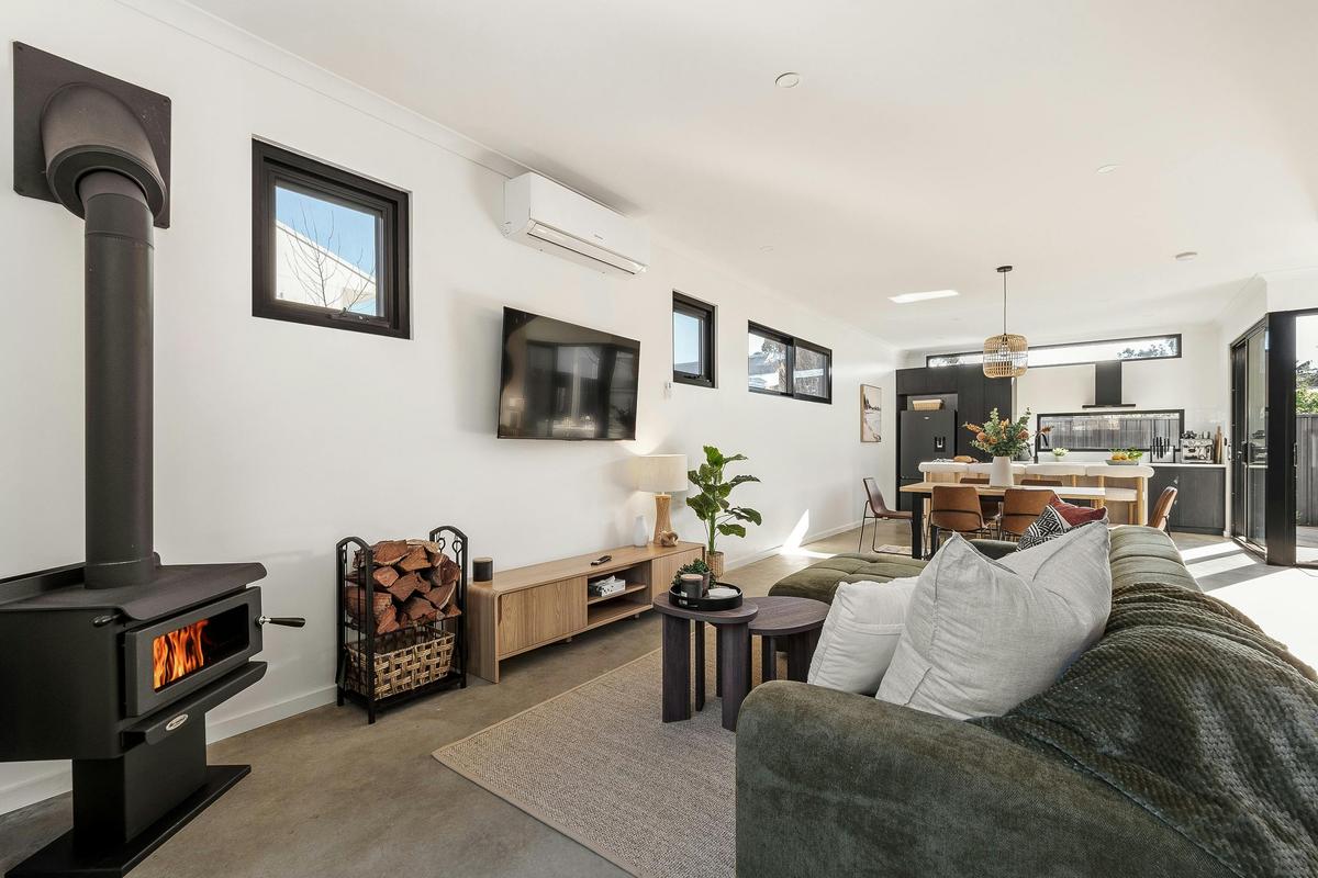 Living Room, Entertainment, Reverse-cycle Air-conditioning & Fireplace