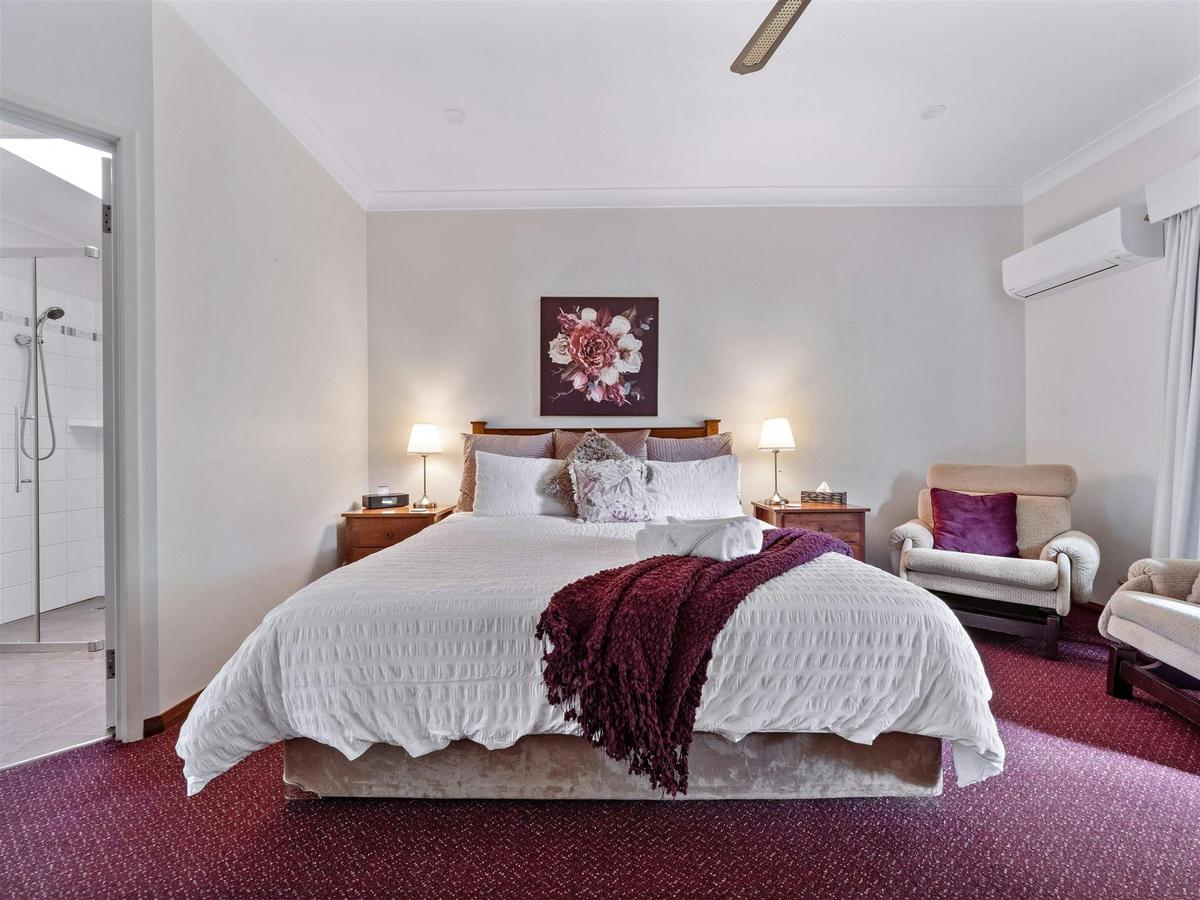 King Bed Room