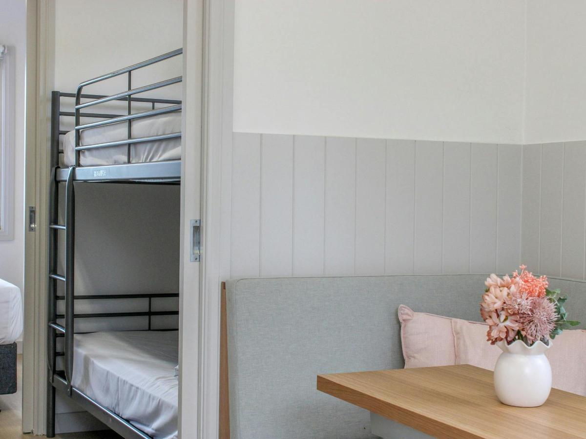 Seaview Cabin (1.5br)