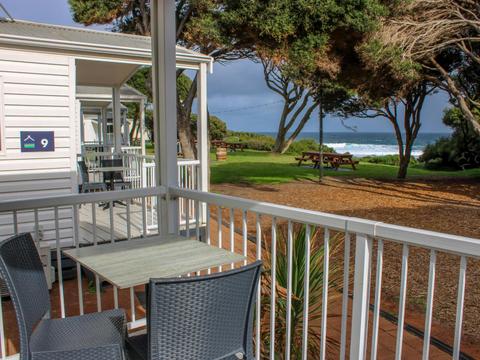 Seaview Cabin (1.5br)