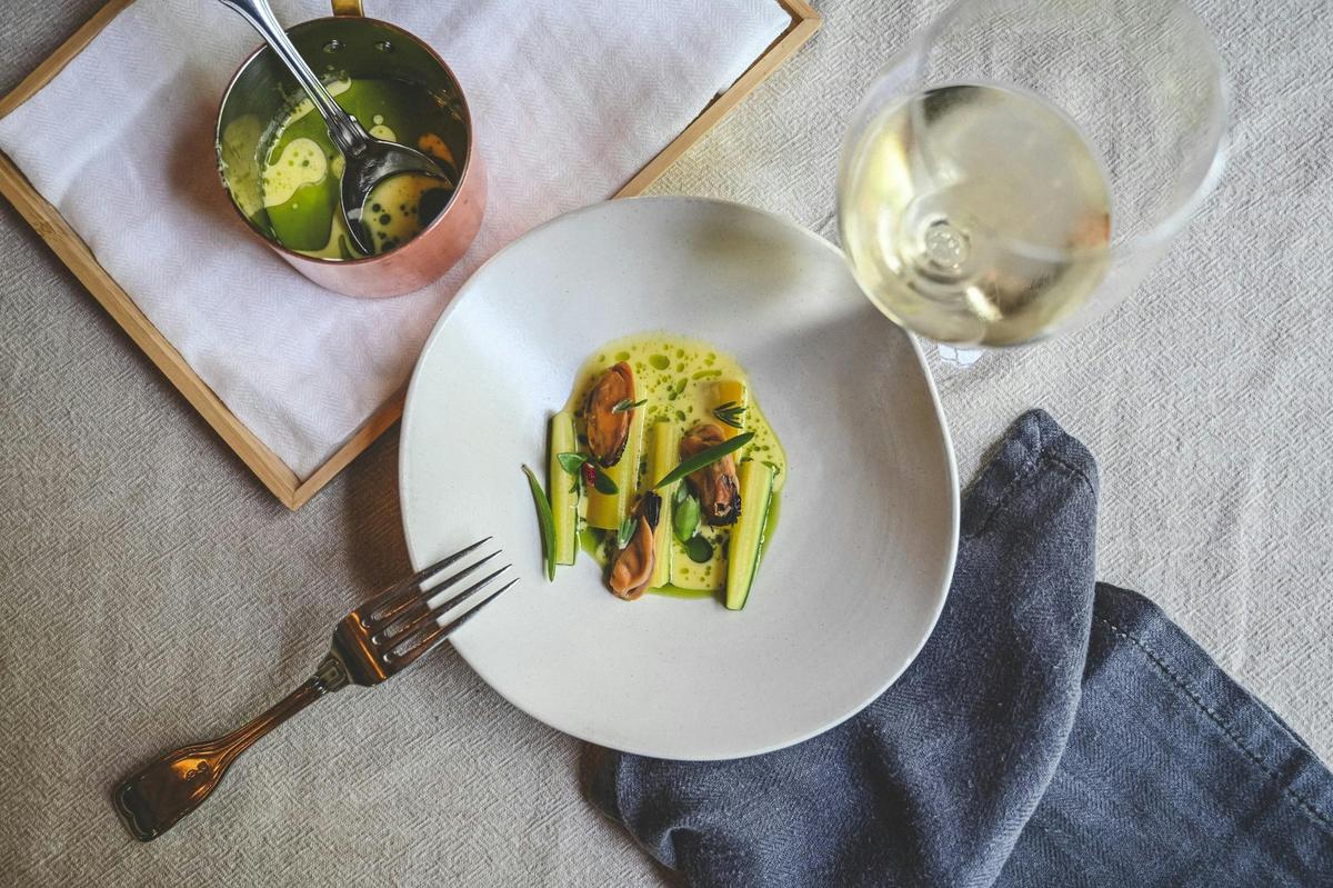 Discover Voyager & Seasonal Lunch
