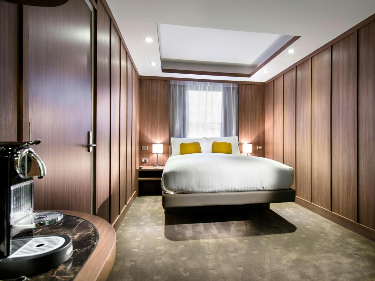 Deluxe Cabin room
