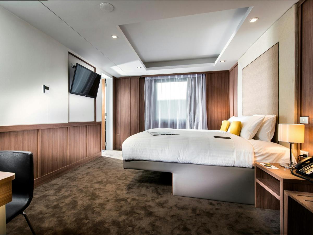 Stateroom at the Hougoumont Hotel Fremantle