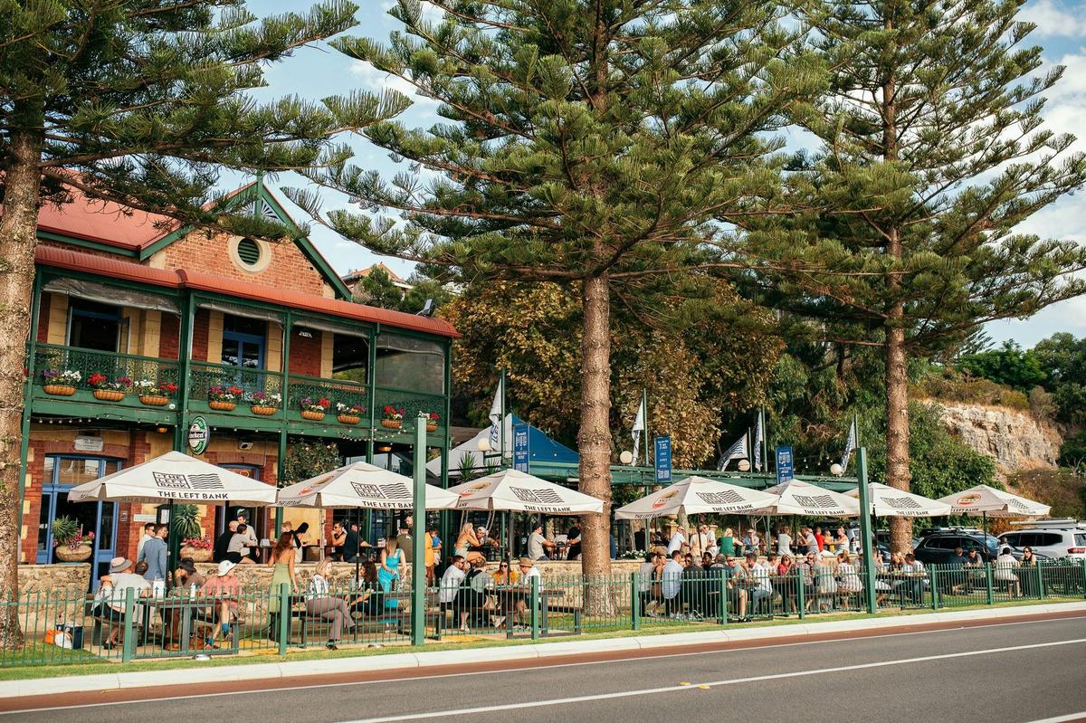 The Left Bank - with dog friendly alfresco area