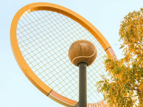 Barellan's Big Tennis Racquet