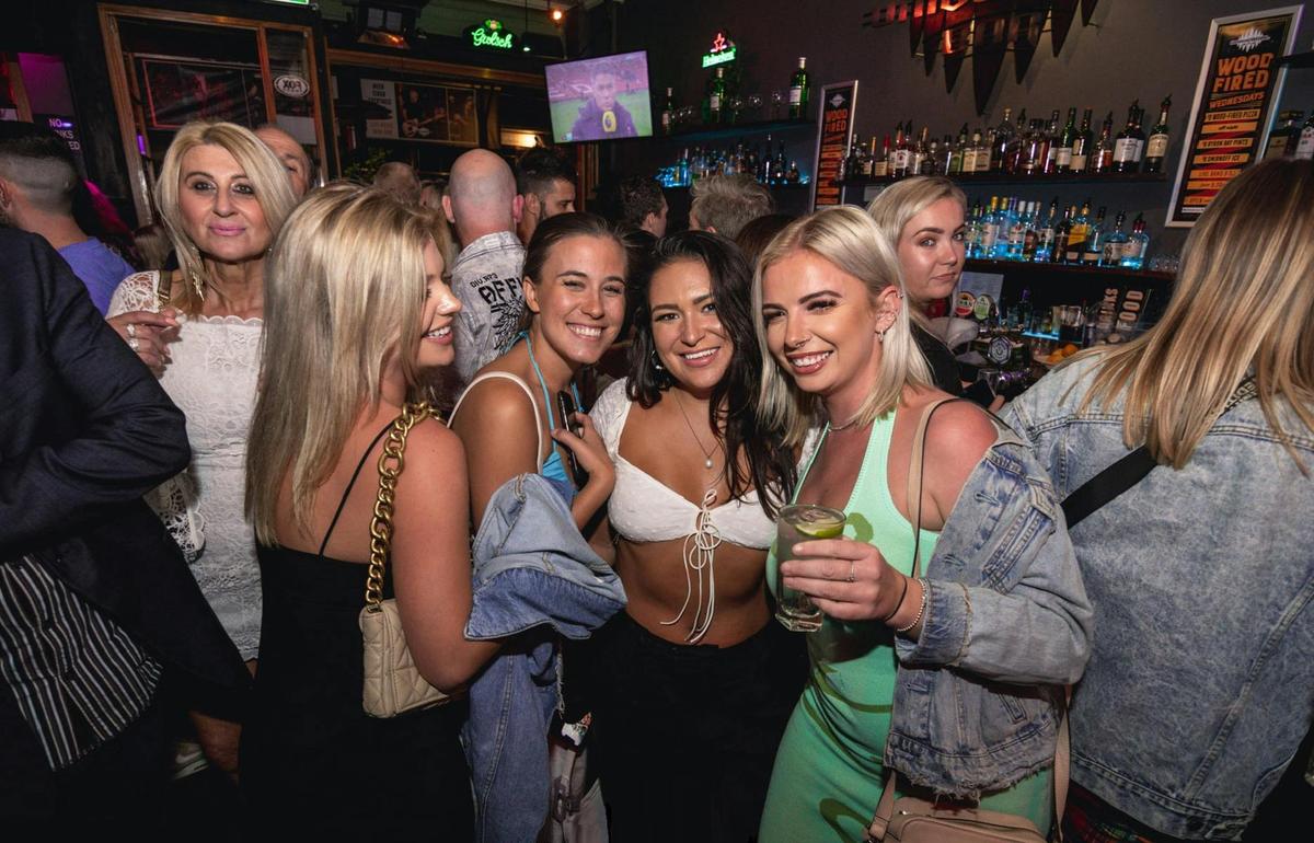 Universal Bar