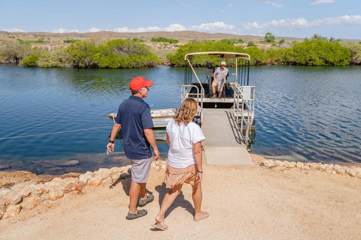 Easy access onto the boat at the Yardie Creek Jetty