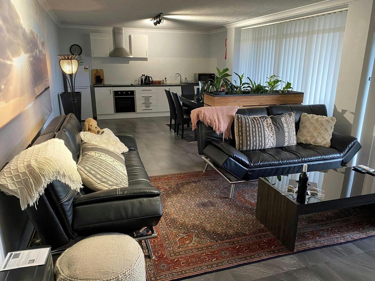 Lounge and fully equipped kitchen kitchen area