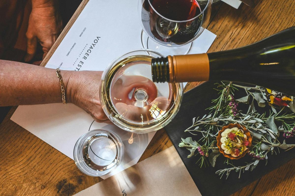 Savour Voyager wine tasting