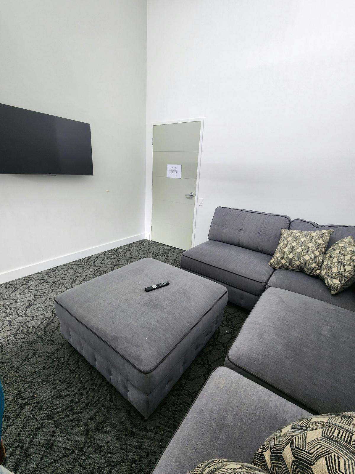 Apt 1 lounge
