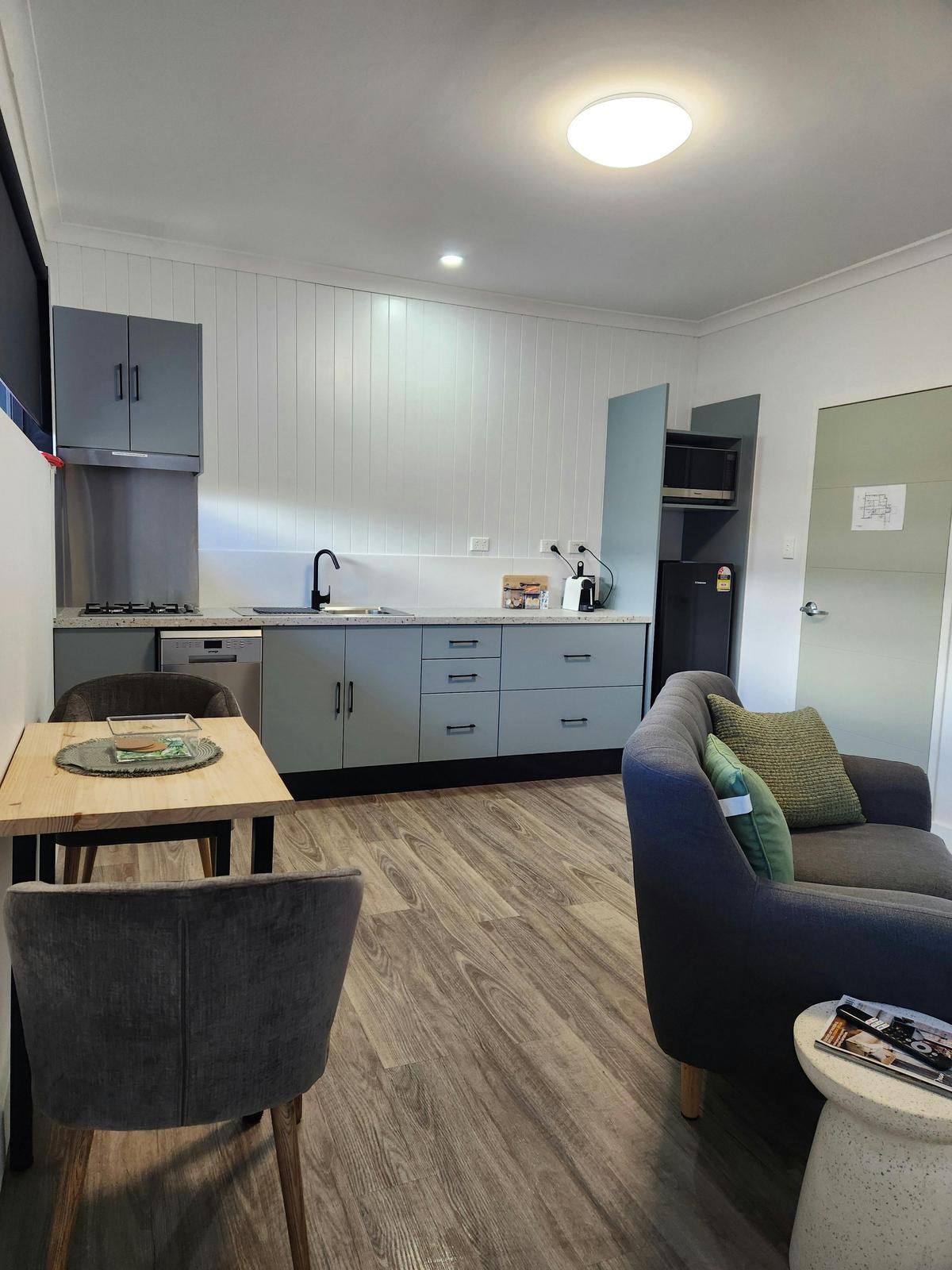 Apt 3 open space