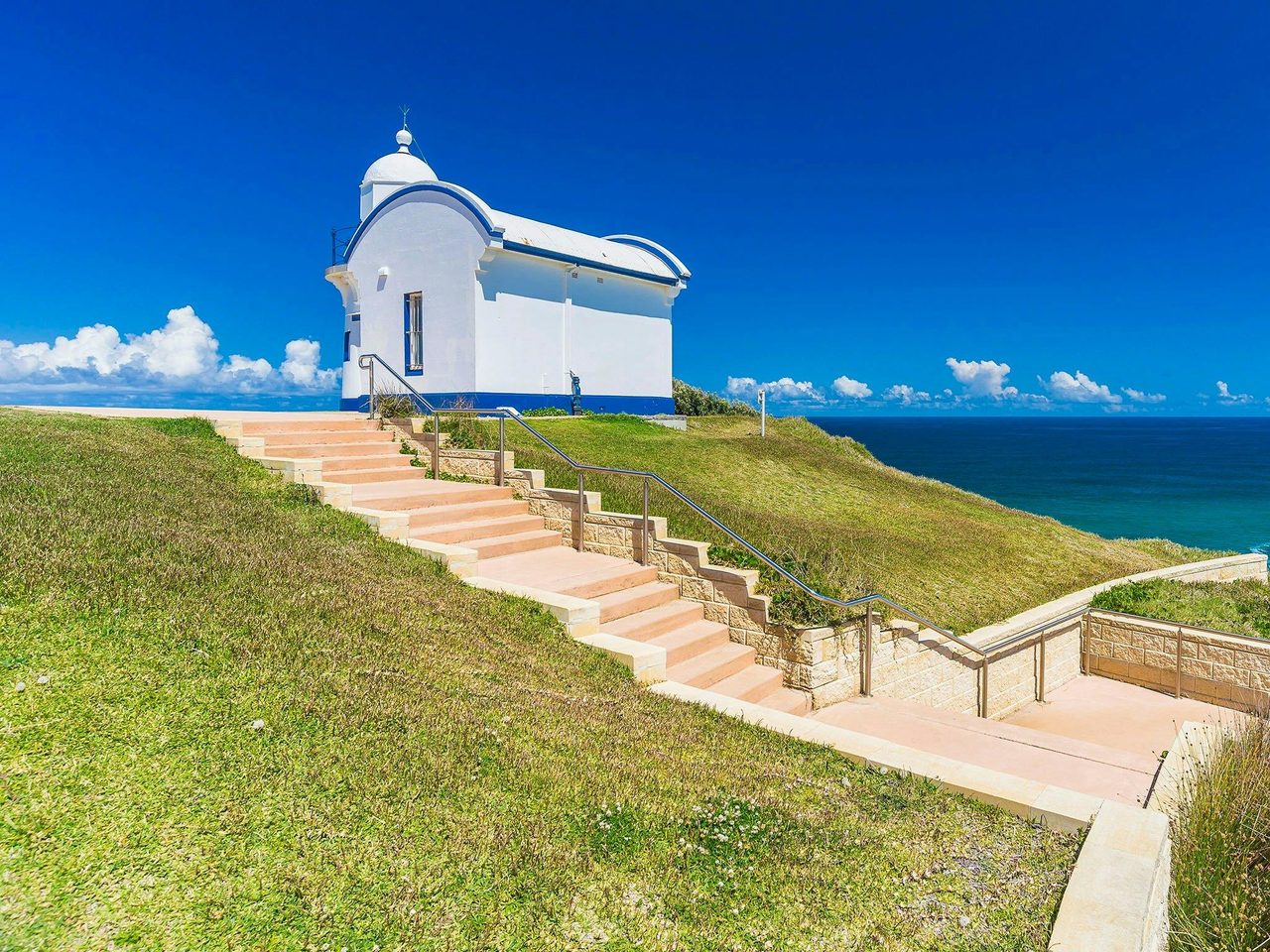 Tacking Point Lighthouse