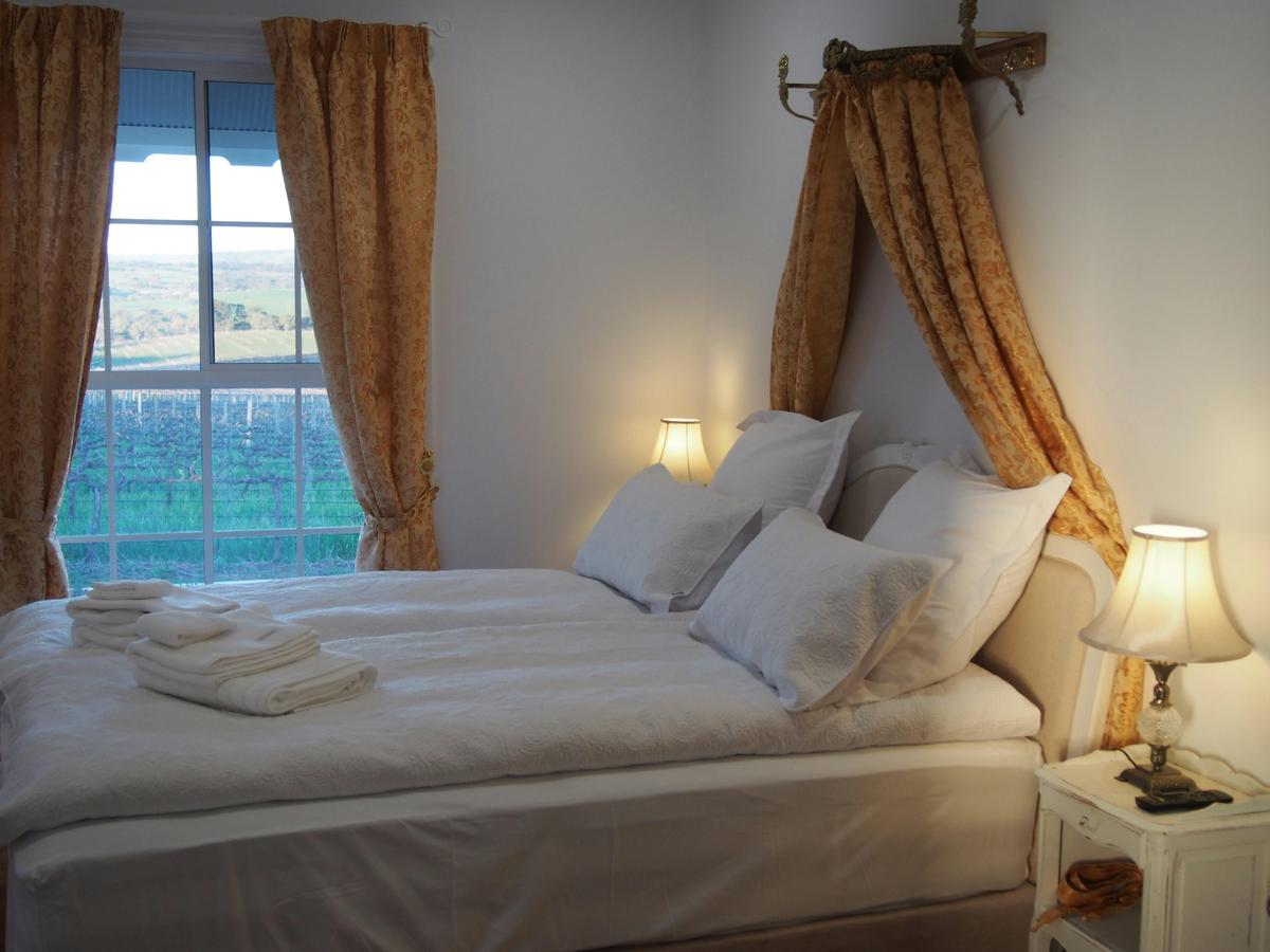 Bedroom with king size bed