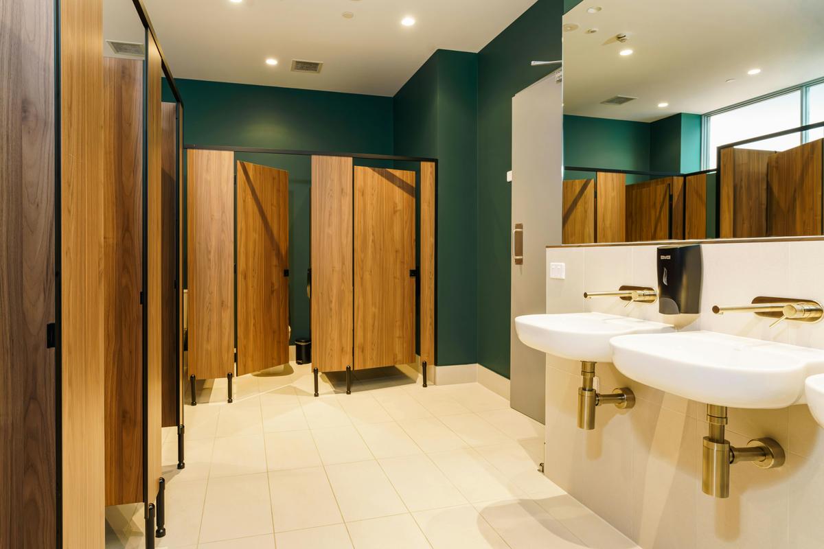 2 large Bathrooms