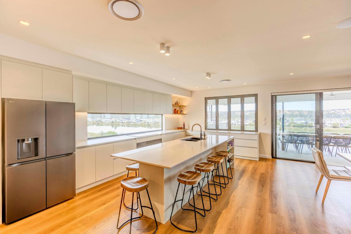 huge well laid out and apponted kitchen