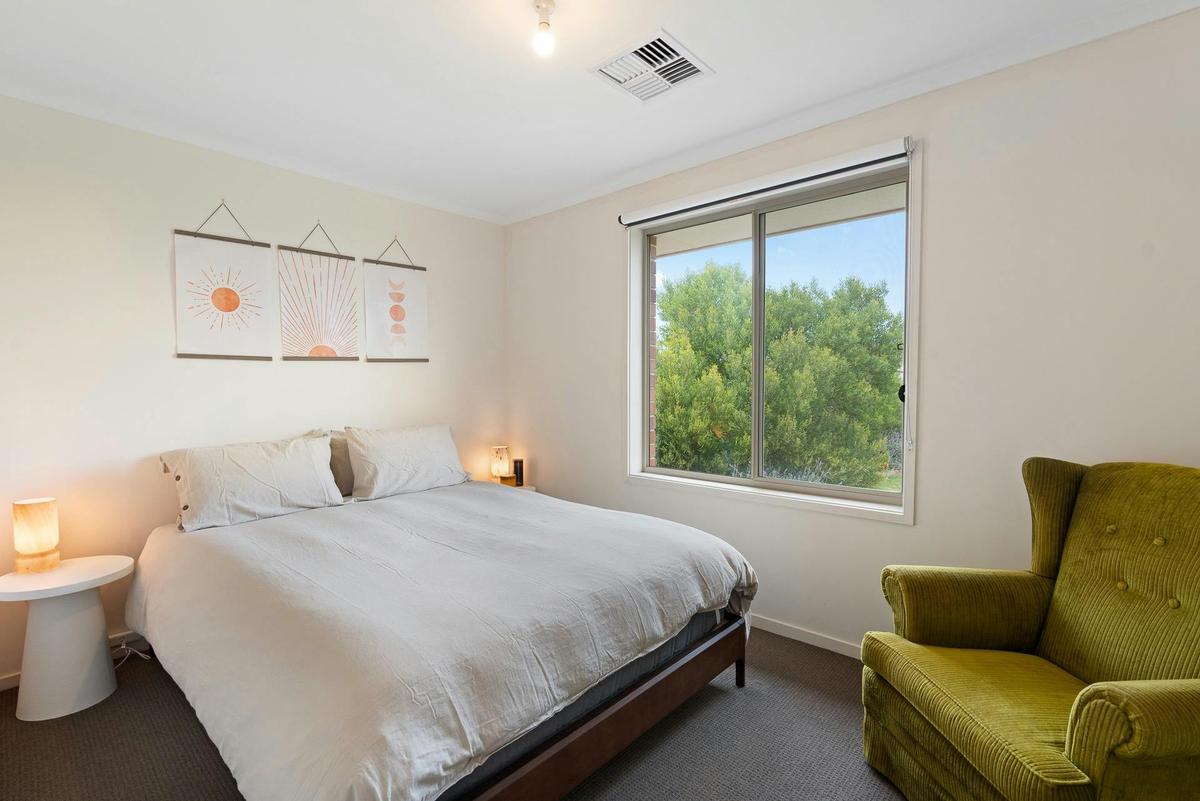Queen Bedroom