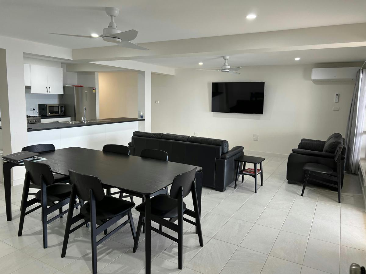 Dining - Tv - Leather Lounges - Apartment 1