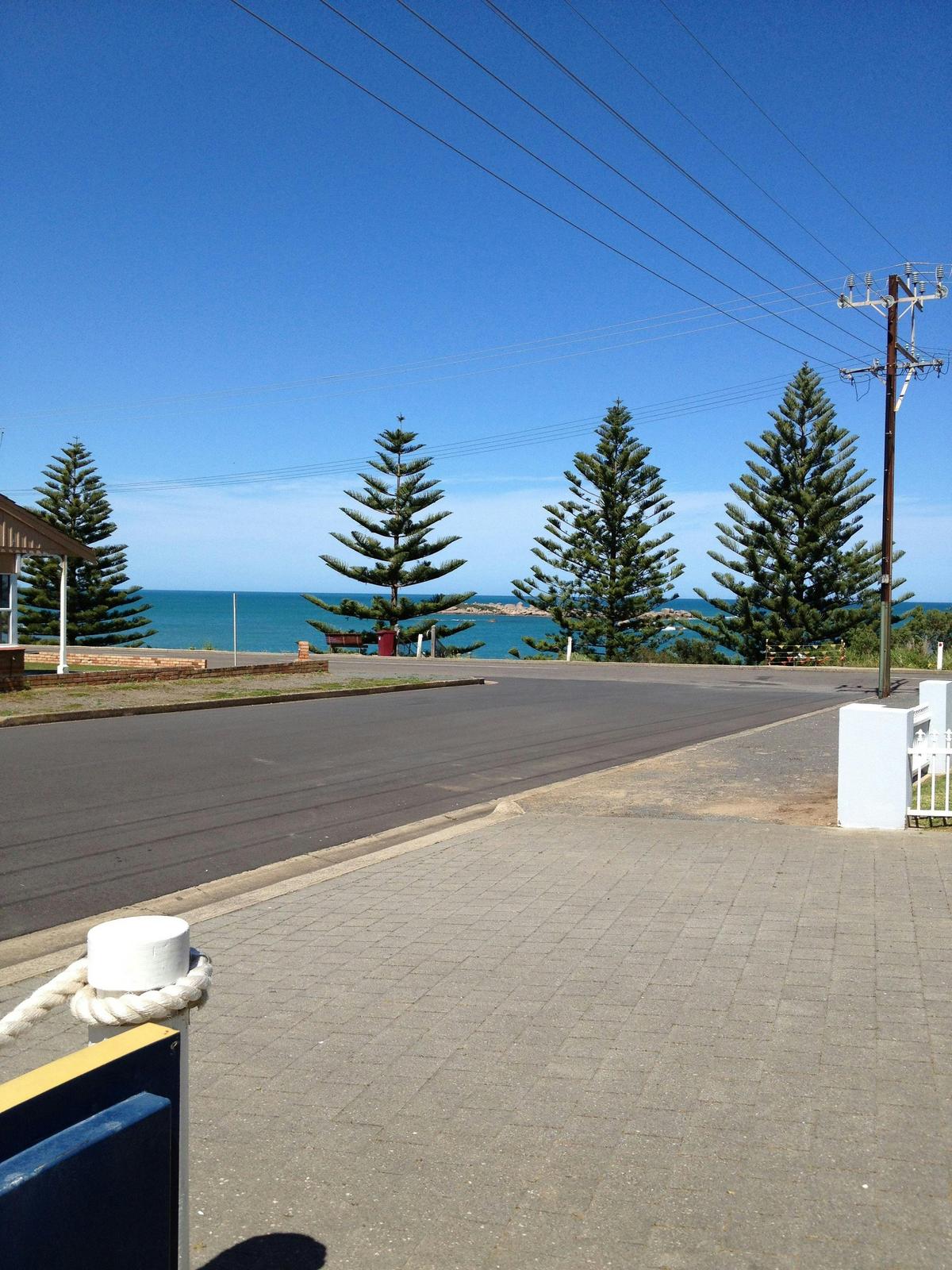 Beachcomber at Port Elliot by Encounter Holiday Rentals.  Beachfront Horseshoe Bay