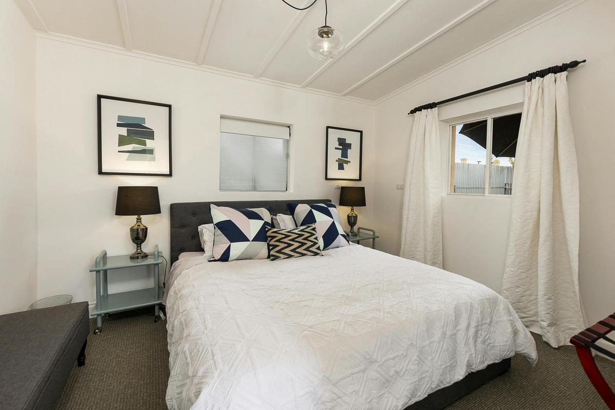 King-sized Bedroom