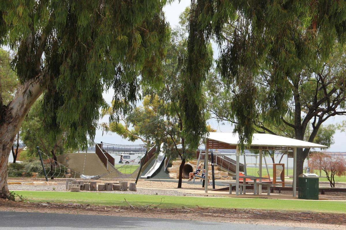 With Lake Bonney as a backdrop playspace the perfect place to enjoy a BBQ with familynd friends.