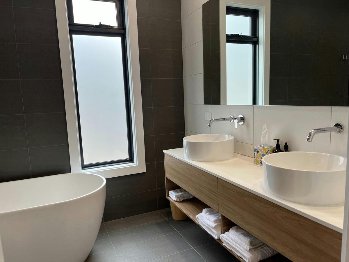 Deluxe King Suite