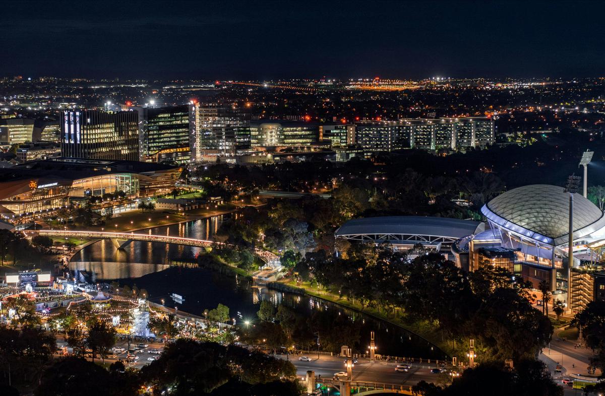 Adelaide at Dusk Walking Tour (3 hours)
