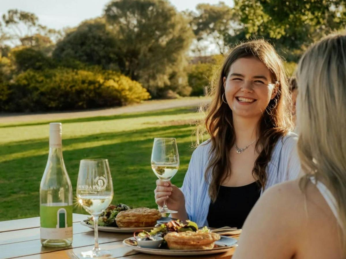 Romantic Views and Amazing Wines at Pindarie Wines