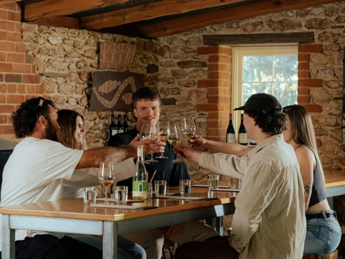 Romantic Views and Amazing Wines at Pindarie Wines
