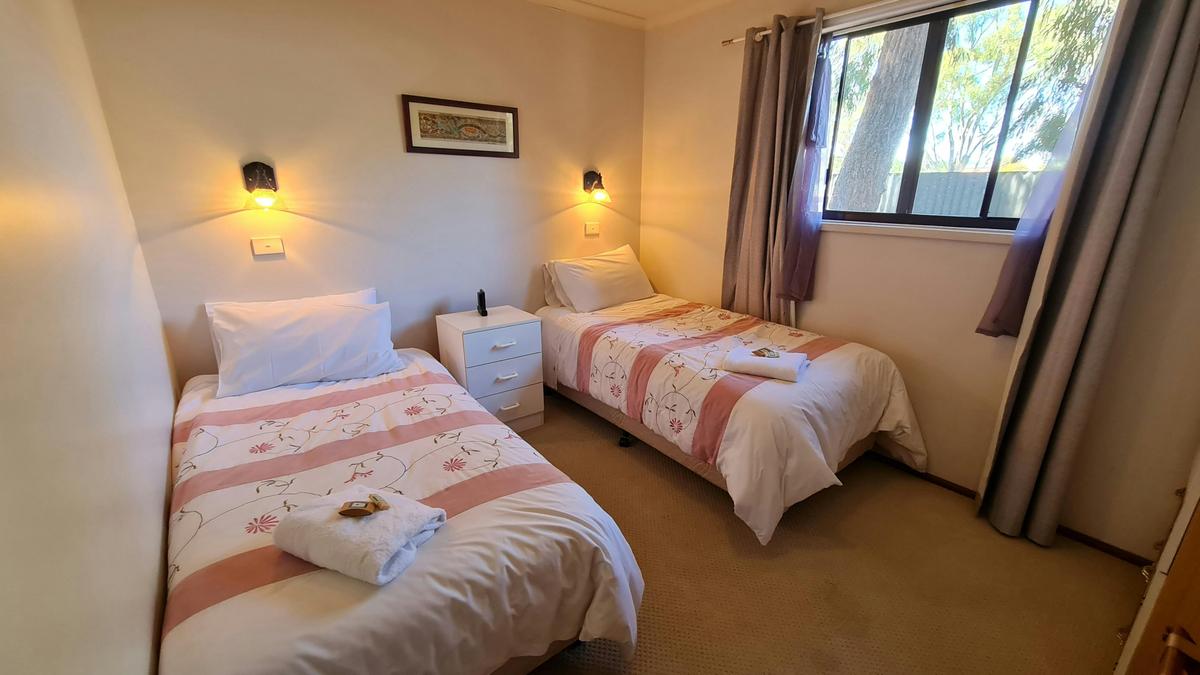 GERANIUM Cottage