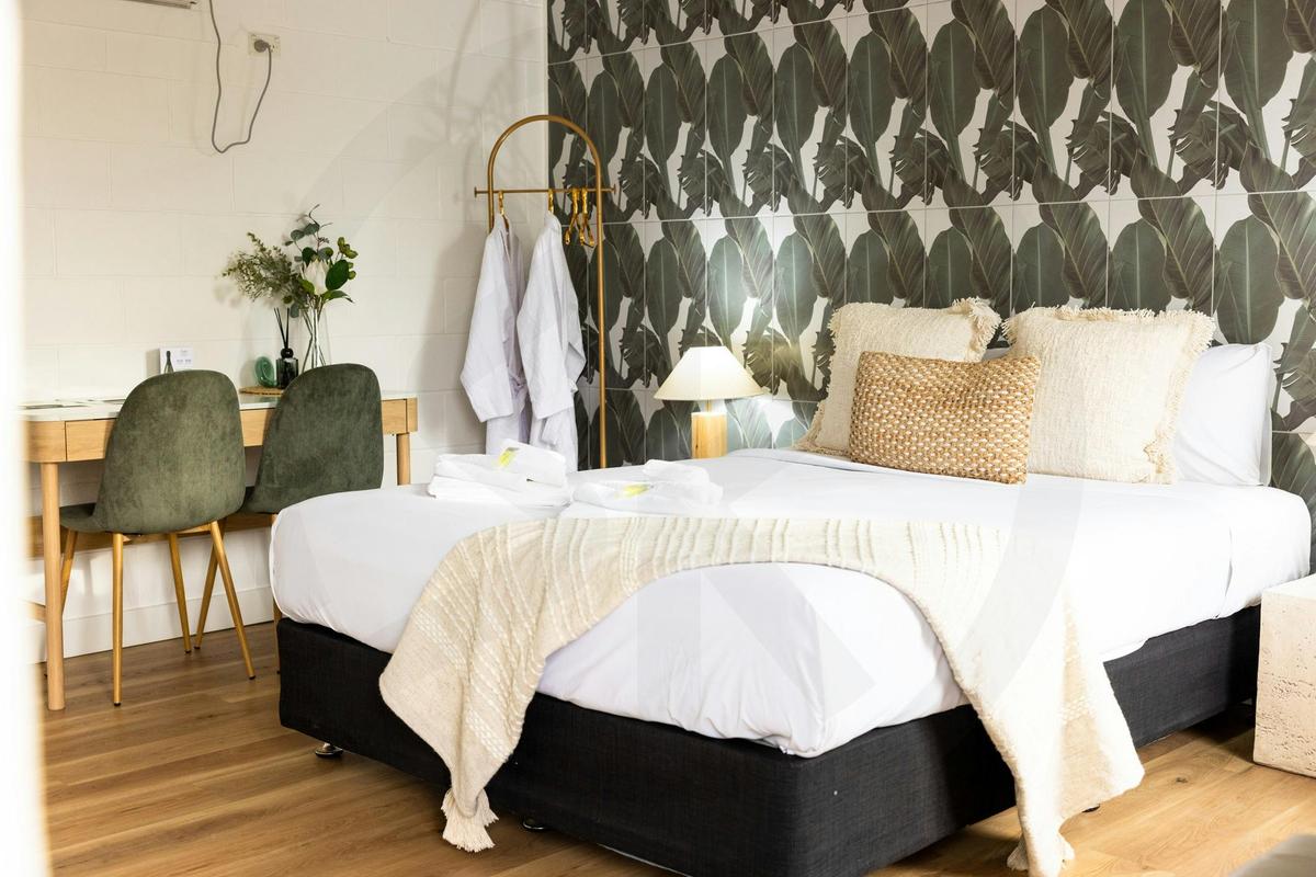 Deluxe Queen Room