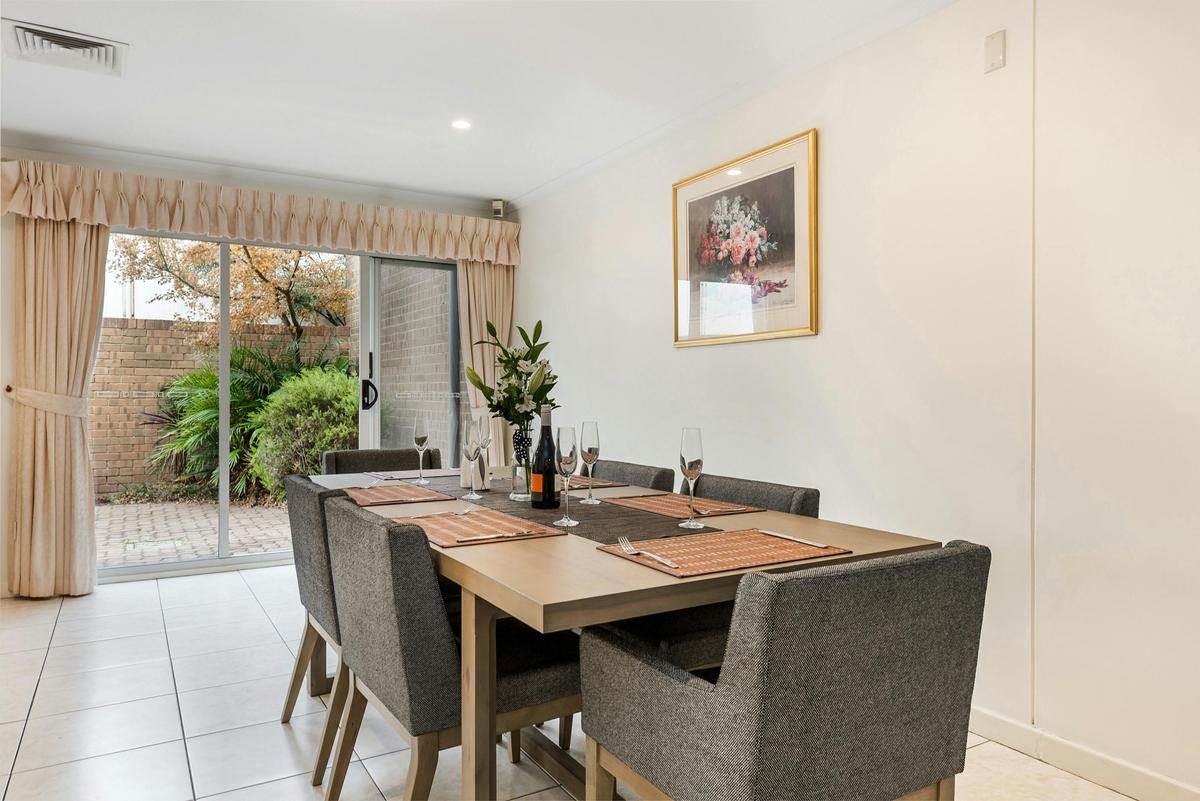 Enjoy lovely meal together with family or friends with 6 comfortable chairs