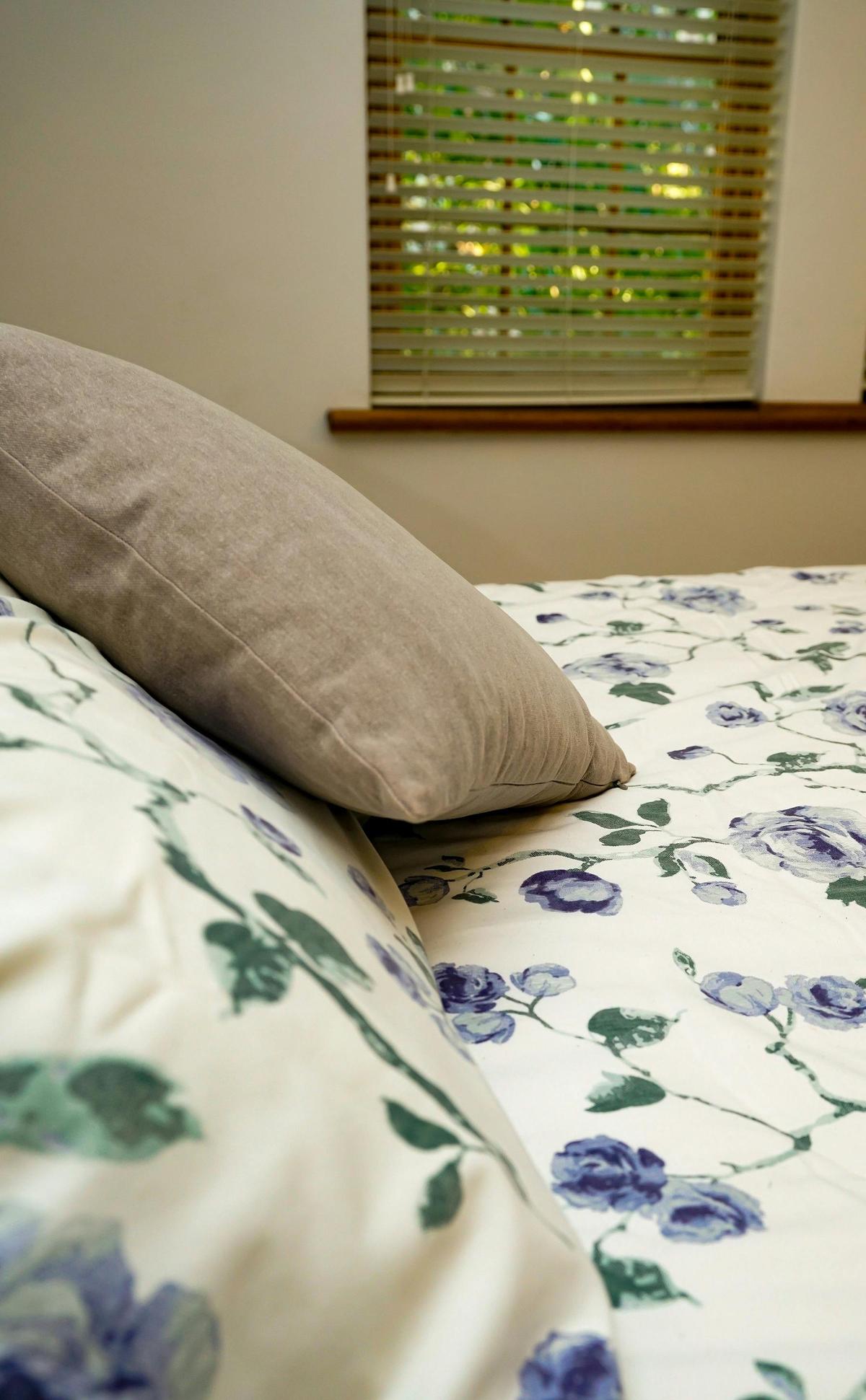Luxury towels and sheets with Queensize comfortable bed for that relaxing sleep