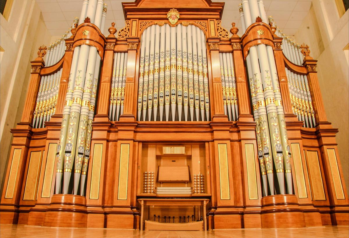 Hill & Son Organ