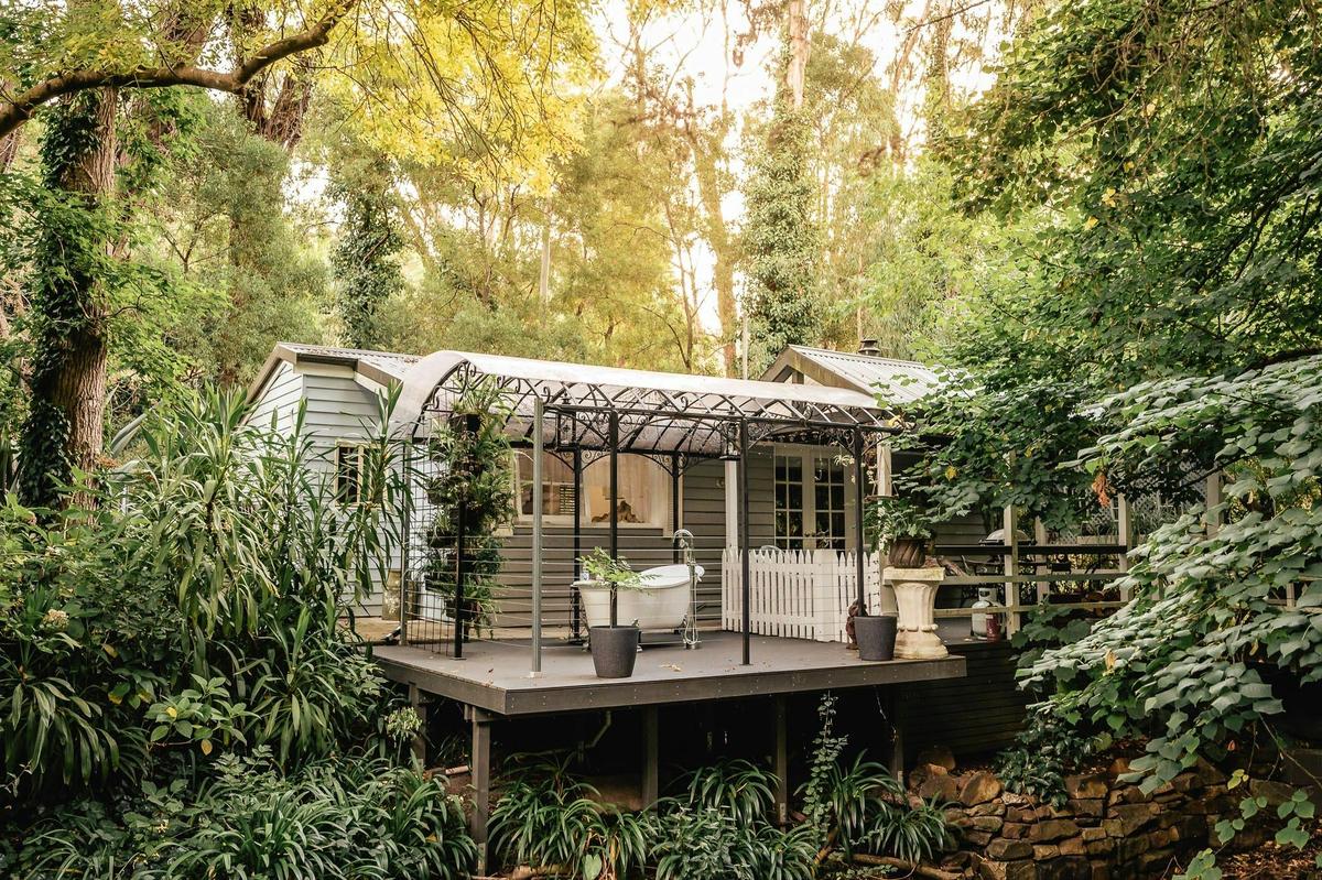 Outdoor bath