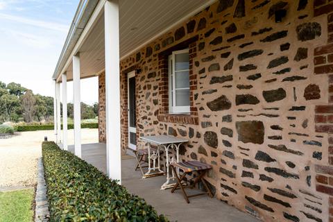 Alkina Old Quarter Cottage Accommodation