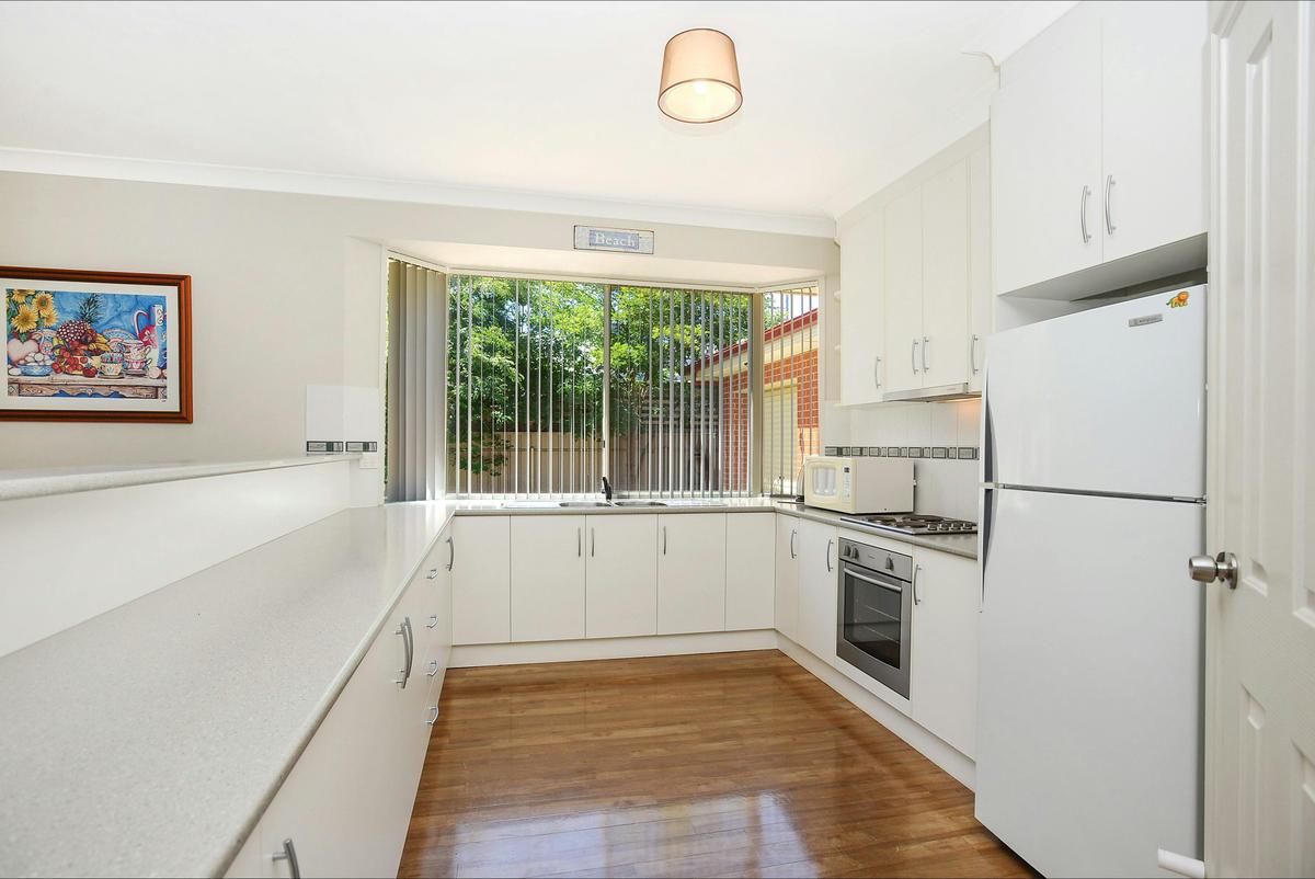 All Seasons' Port Elliot Spacious well equipped kitchen with appliances and walk in pantry
