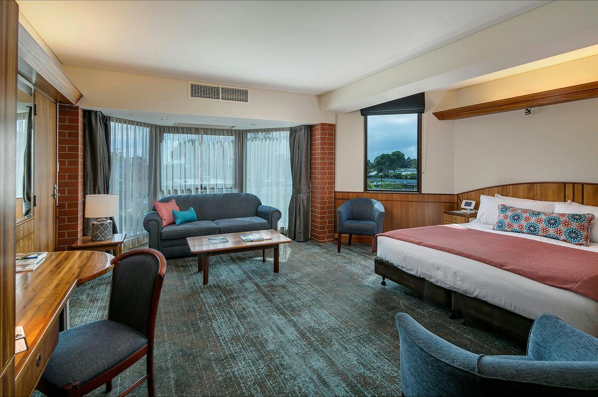 Luxury Spa Suite
