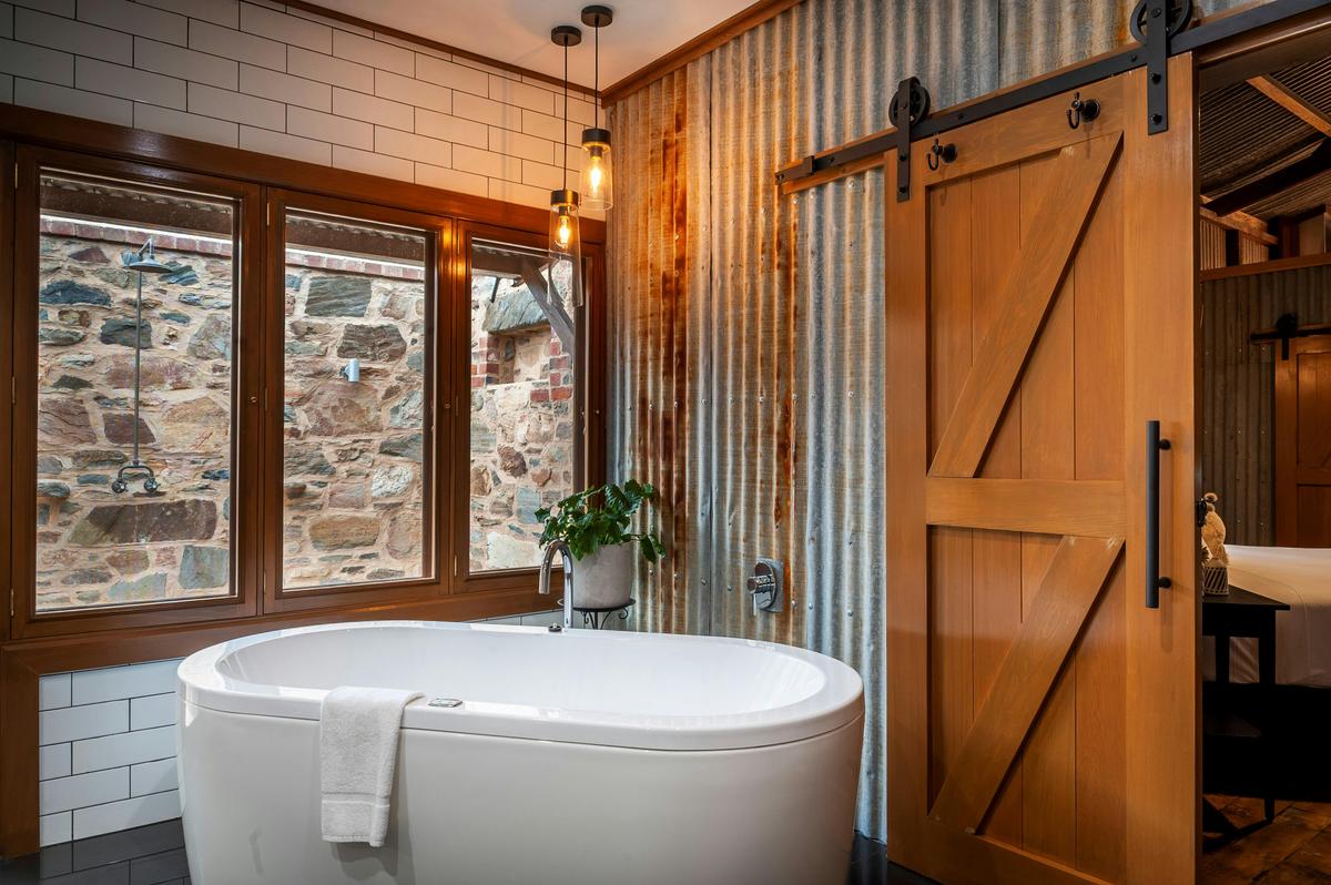 Auction Shed Bathroom