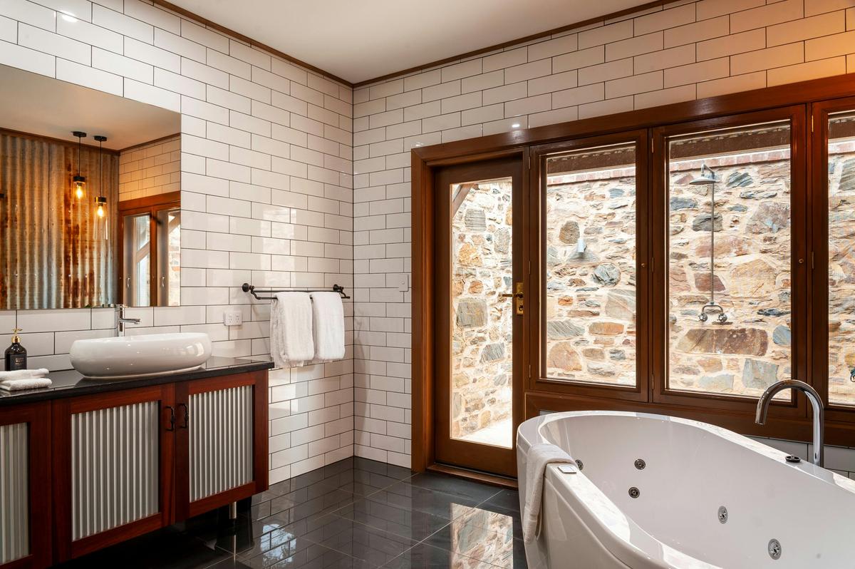 Auction Shed Bathroom