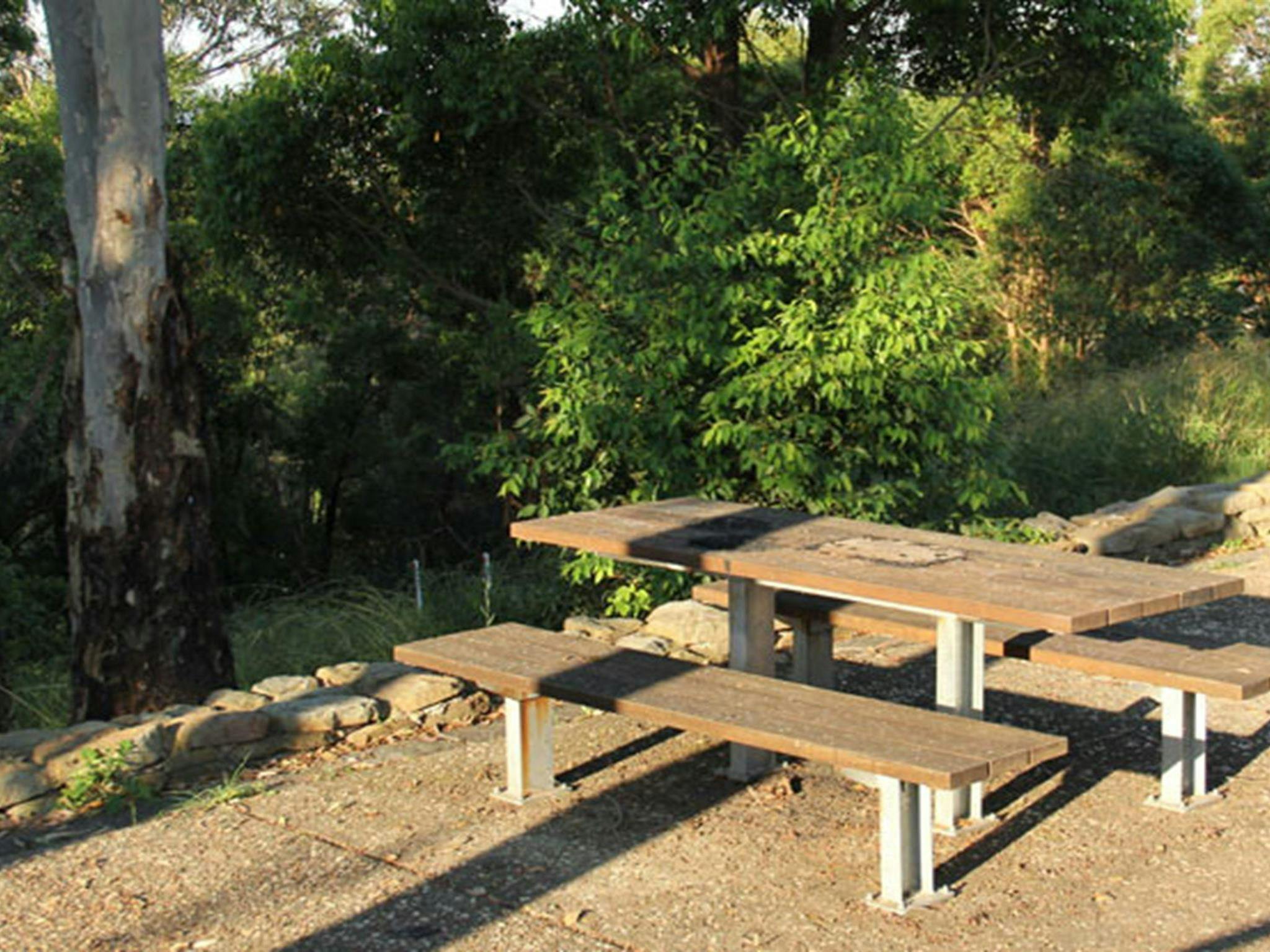 Turkey's Nest picnic area benches, William Howe Regional Park. Photo: John Yurasek &copy; OEH