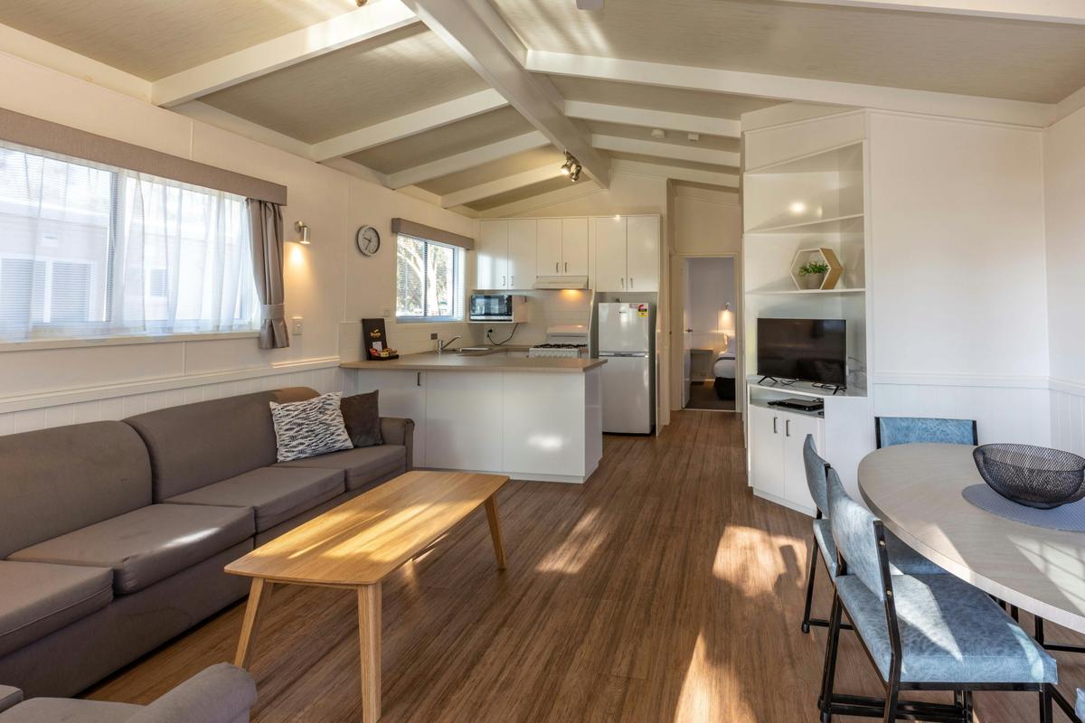 Lagoon Villa - Sleeps 5