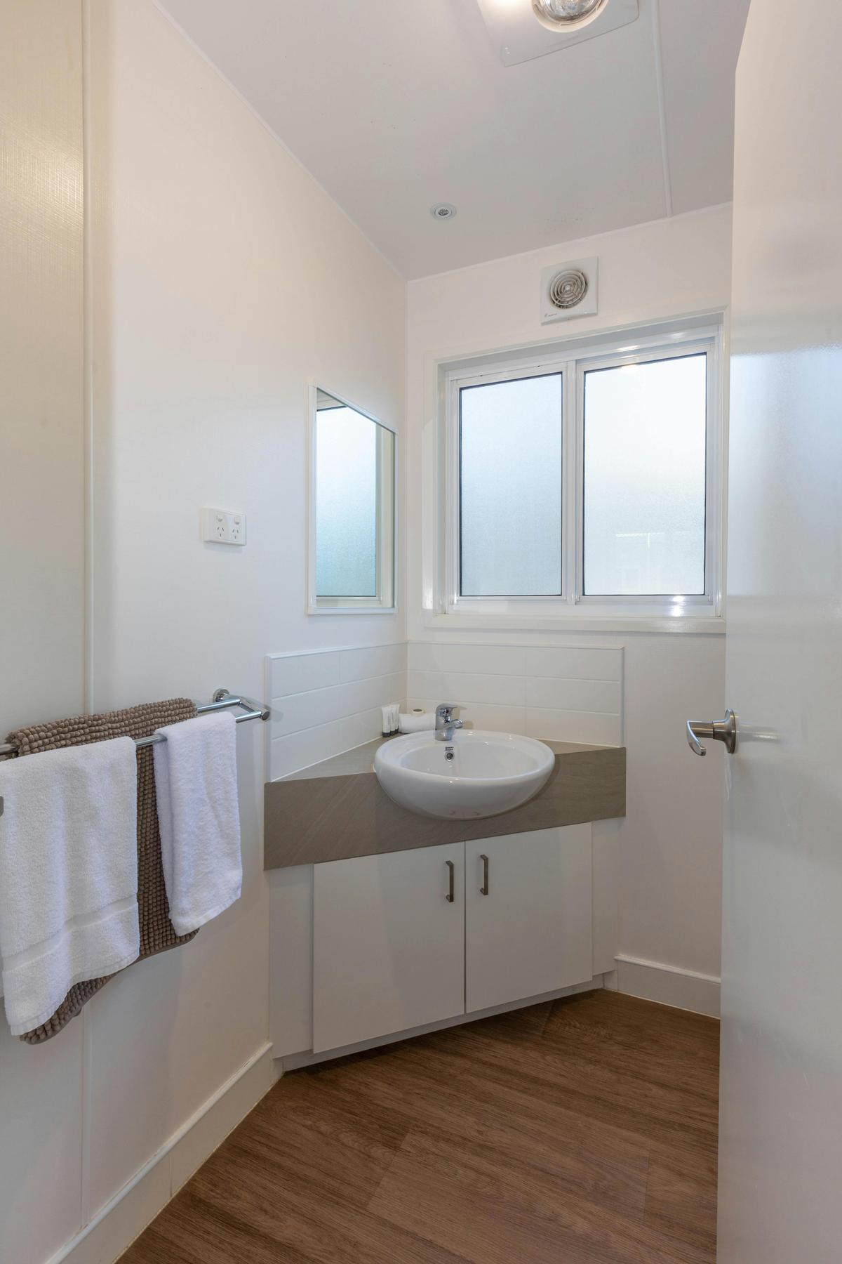 Lagoon Villa - Sleeps 5