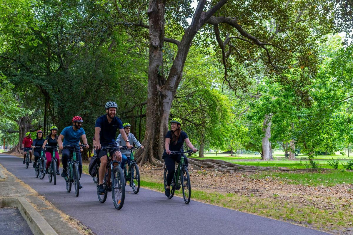 'Brunch, Bike, and Beach' Adelaide Self-Guided E-Bike Tour & Breakfast