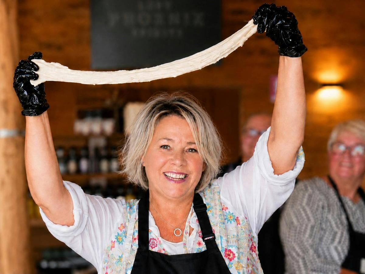An Award Winning Mozzarella Making Class & Gin Experience at Cut Hill Distillery