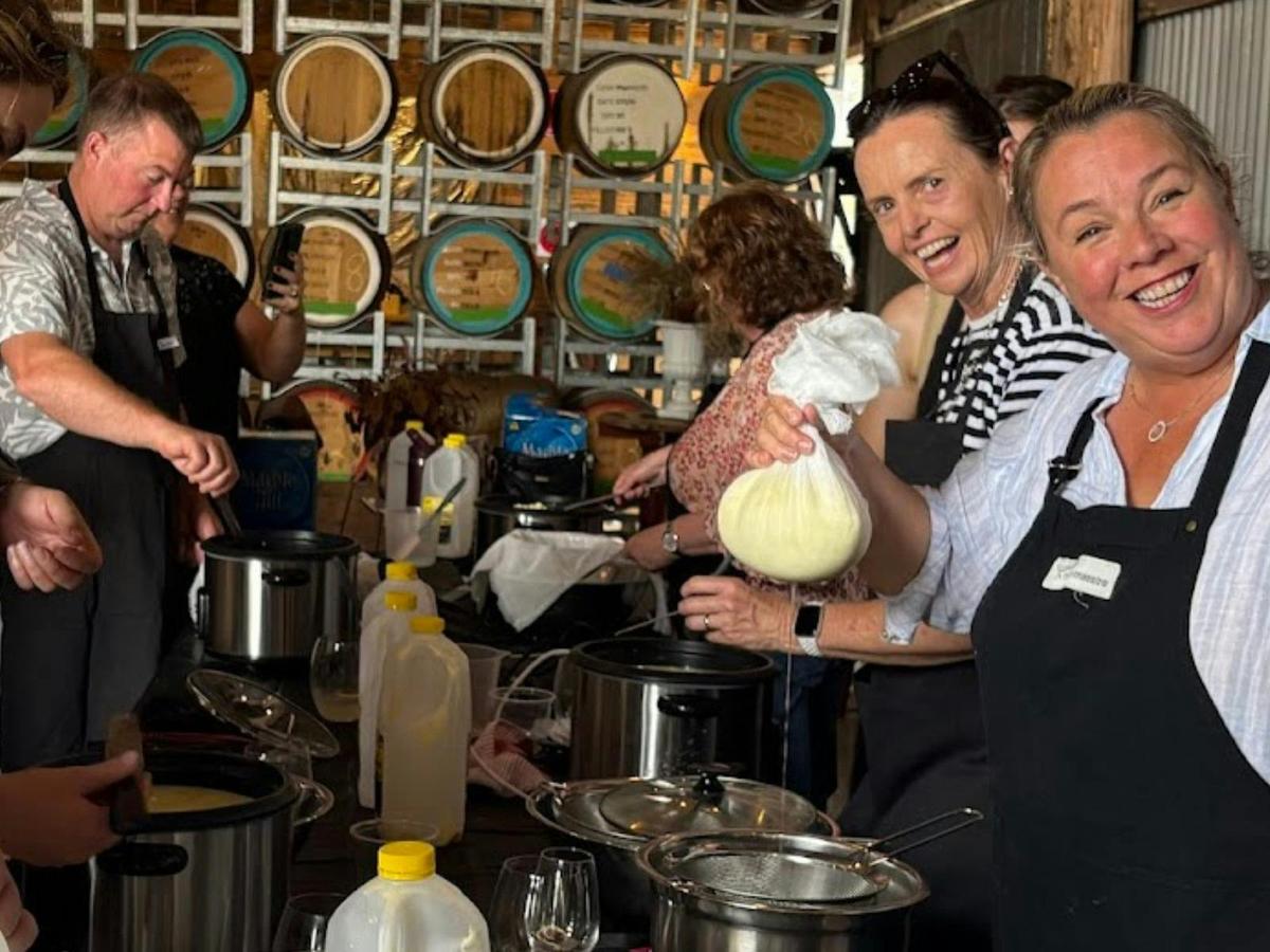 An Award Winning Mozzarella Making Class & Gin Experience at Cut Hill Distillery
