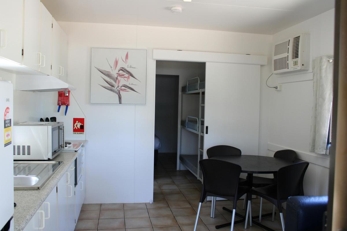 Self-Contained Cabins, Budget Rooms, Powered Sites