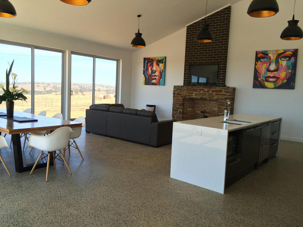Lounge, Kitchen & Dining