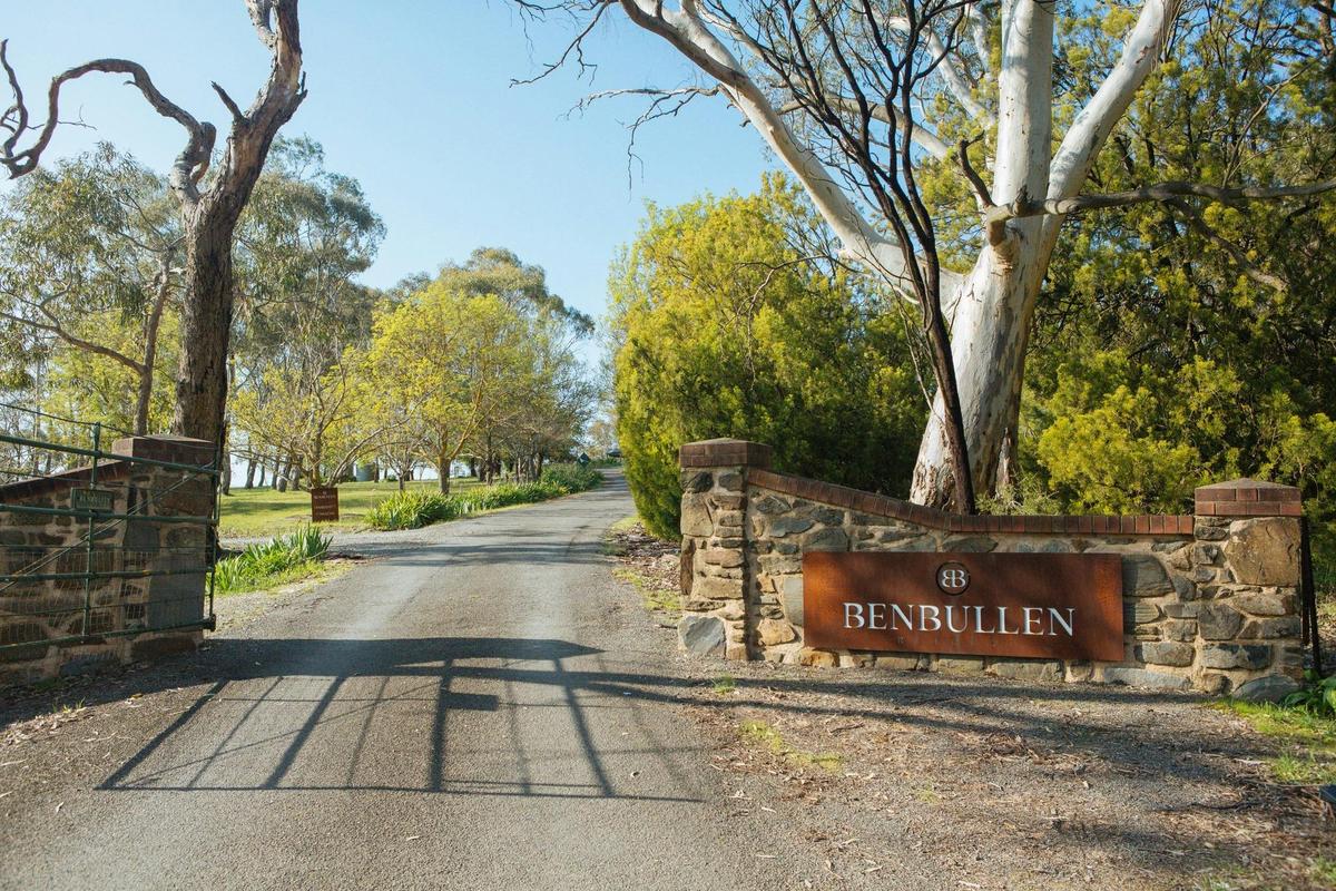 Benbullen Homestead private gated entrance